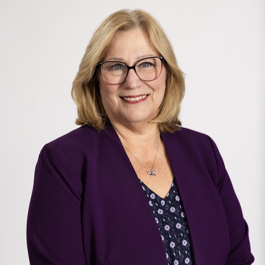 Cathy Dillinger headshot