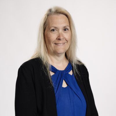 Courtney Sauerbier headshot