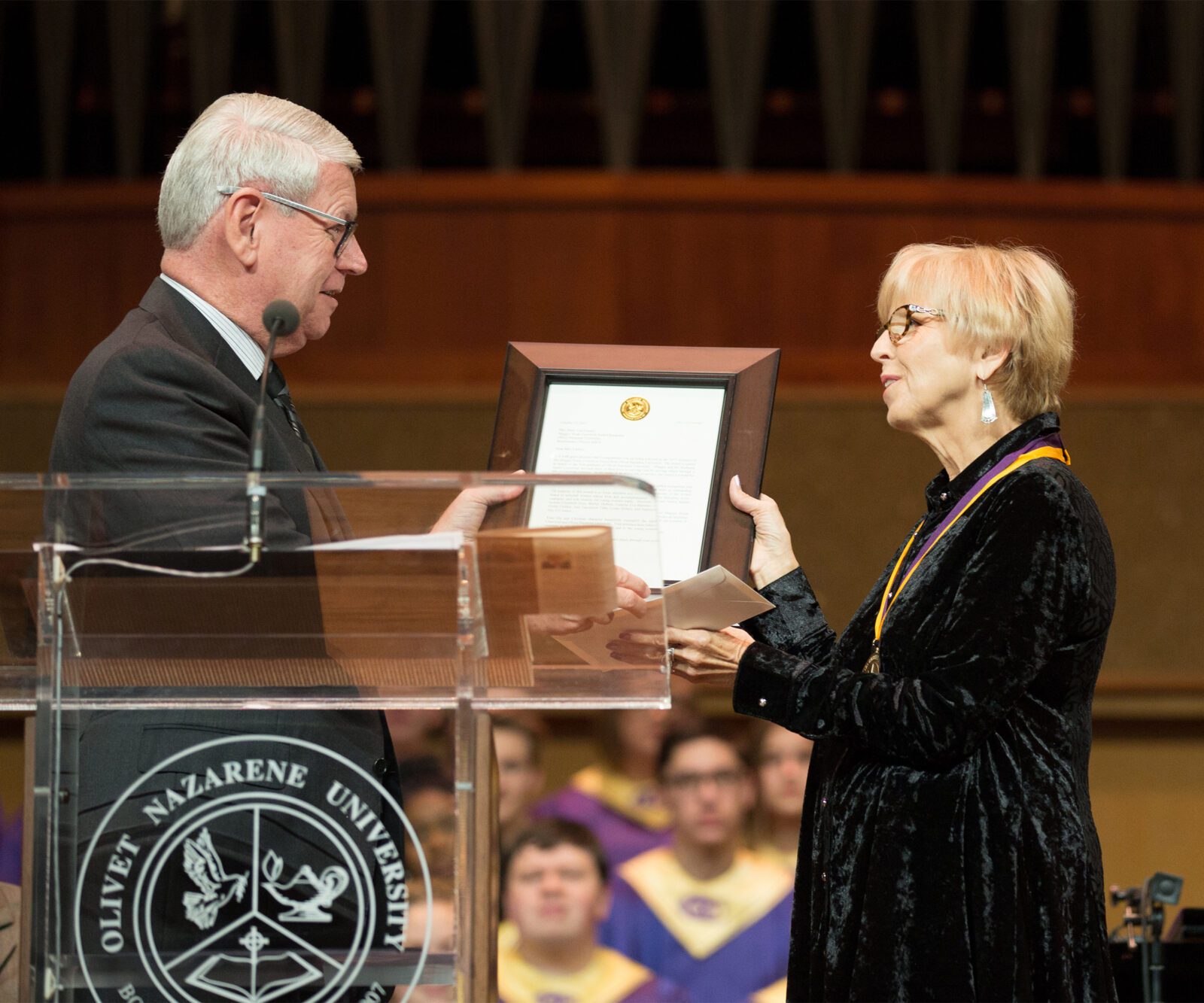 Mary Lou Carney receives Crawford Award_Oct17_Web.jpg