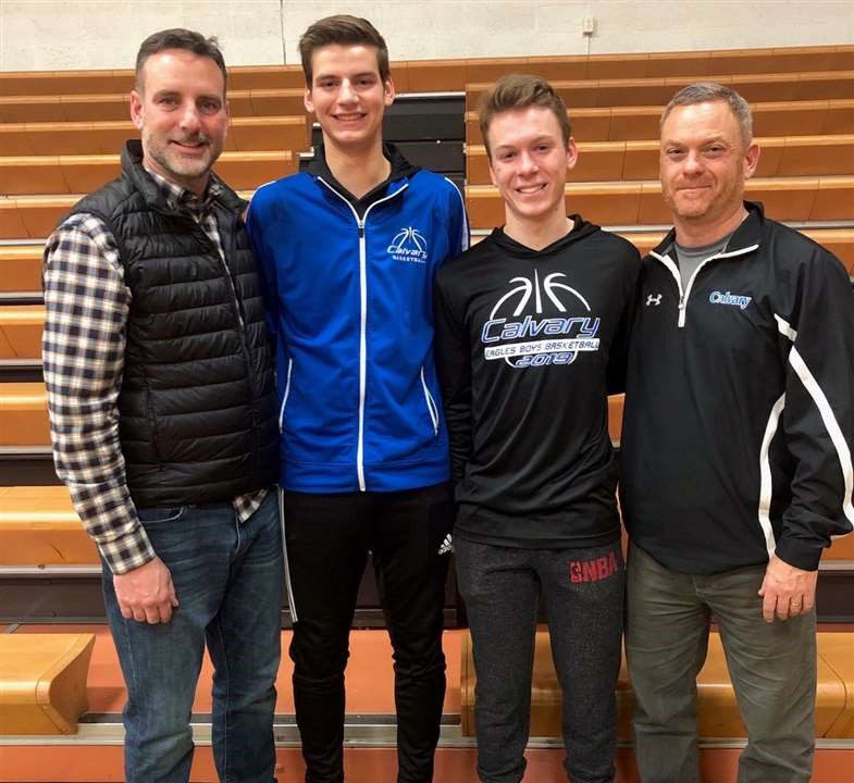 Olivet alumni_Jeff Zehr_AED_basketball_coach_2018_Web.jpg