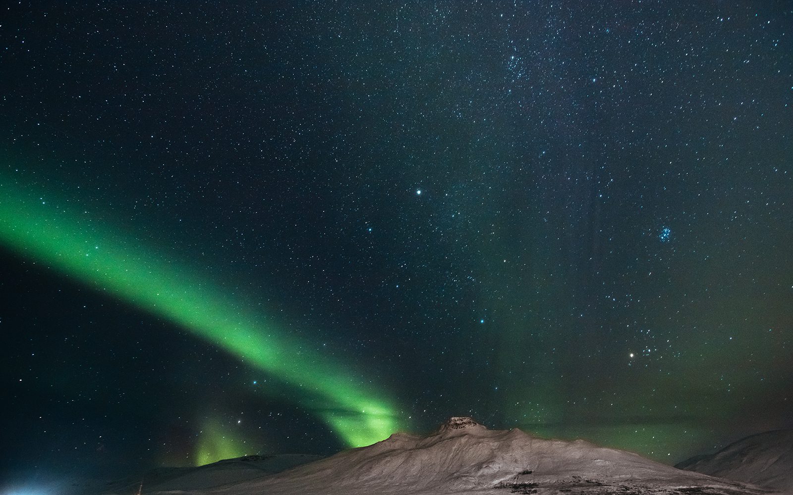 Olivet alumni_Nick Rasmussen_Northern Lights_Iceland_artist residency_photographer_photography_Web2.jpg