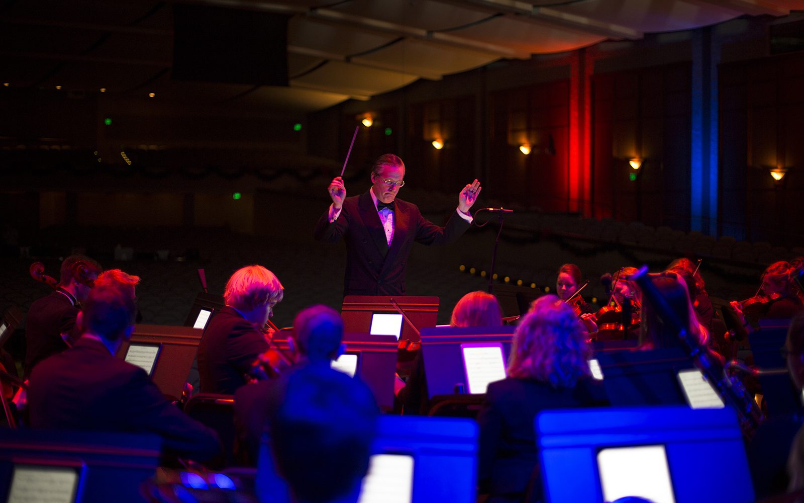 Olivet_Apple Distinguished School 2017-2019_iPad_orchestra and conductor_Web.jpg