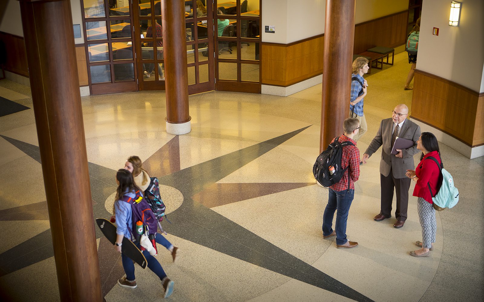 Olivet_College of Distinction 2018-2019_academics_excellence_Web.jpg