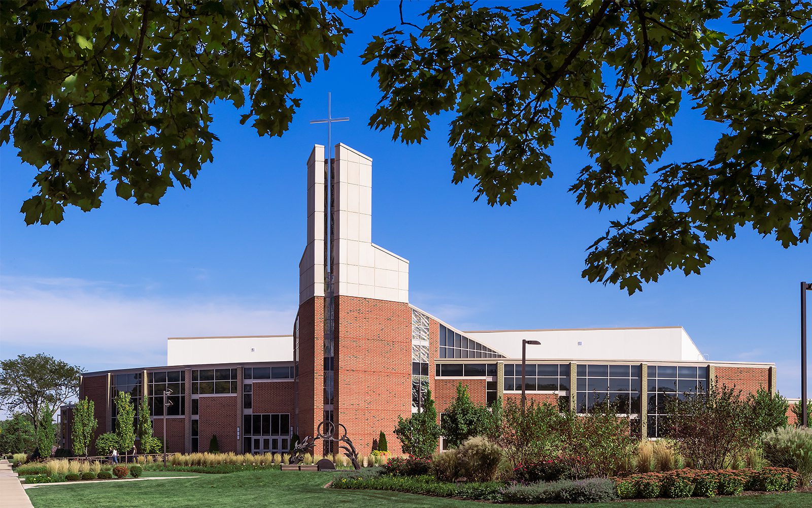 Olivet_Nazarene_chapel_speakers_habits_holcomb_bowling_spring_2020_web.jpg