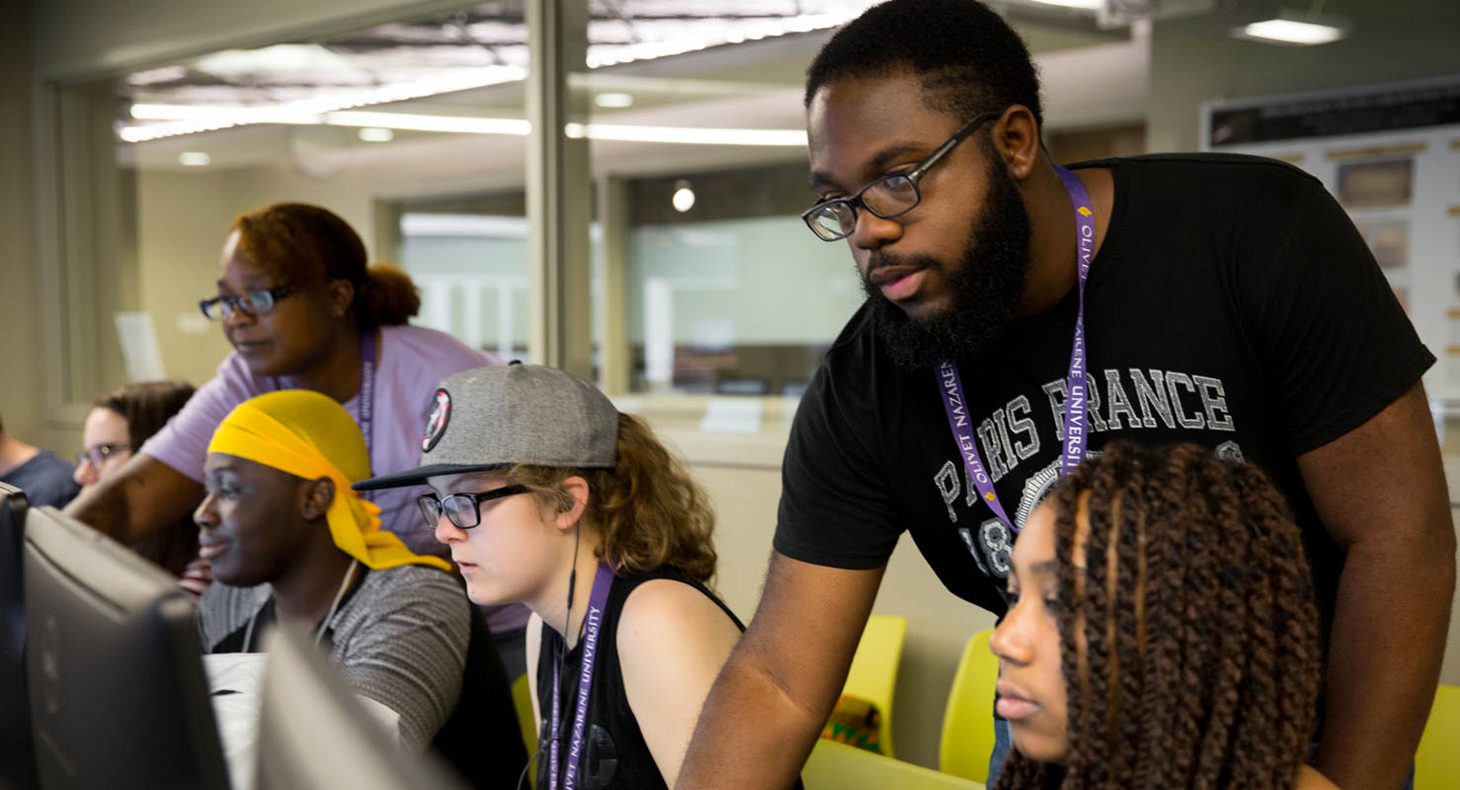 Olivet_STEM Camp_2018_computer lab_engineering_web1.jpg