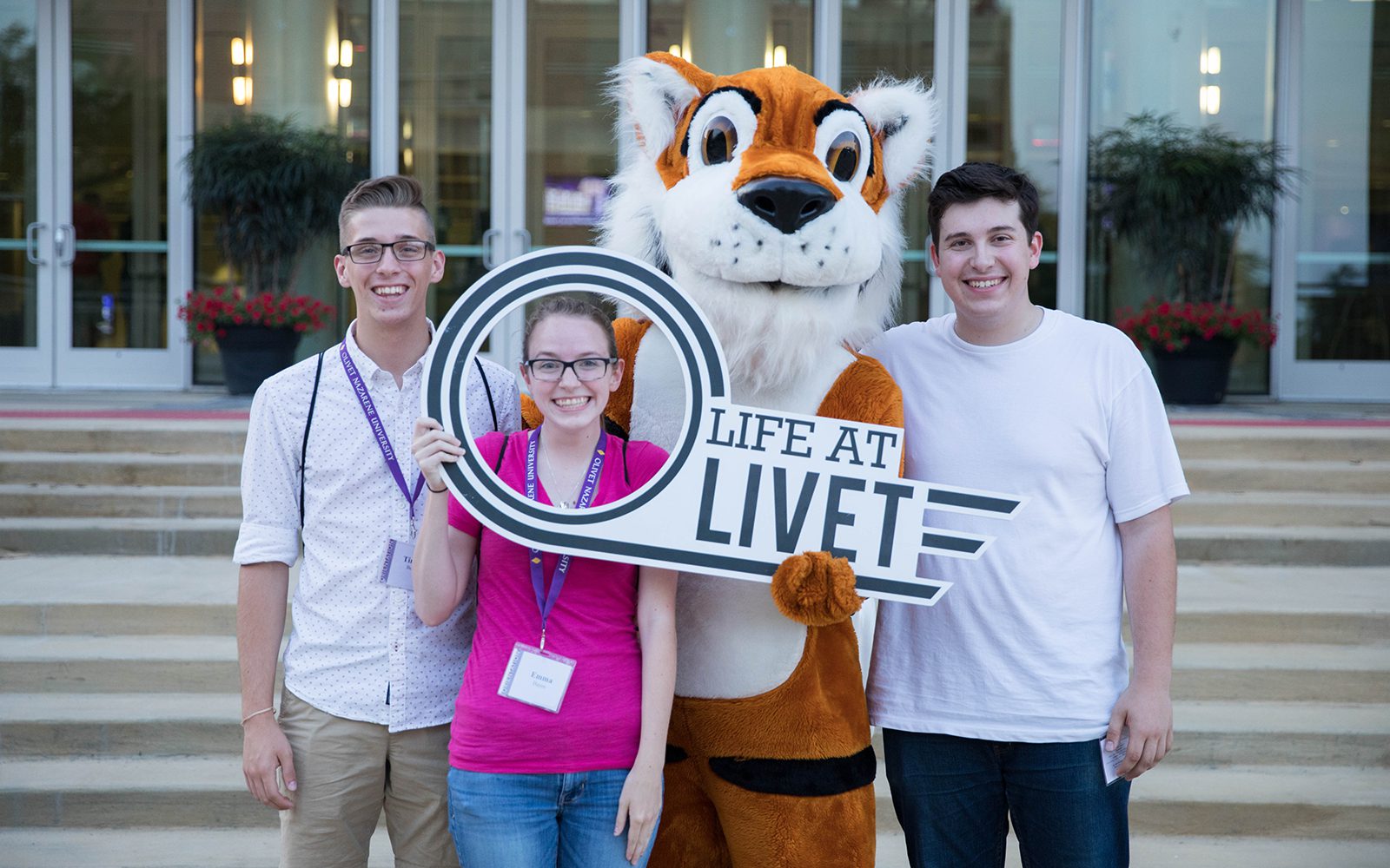 Olivet_orientation_summer_parents_student_life_toby_tiger_2019_web.jpg