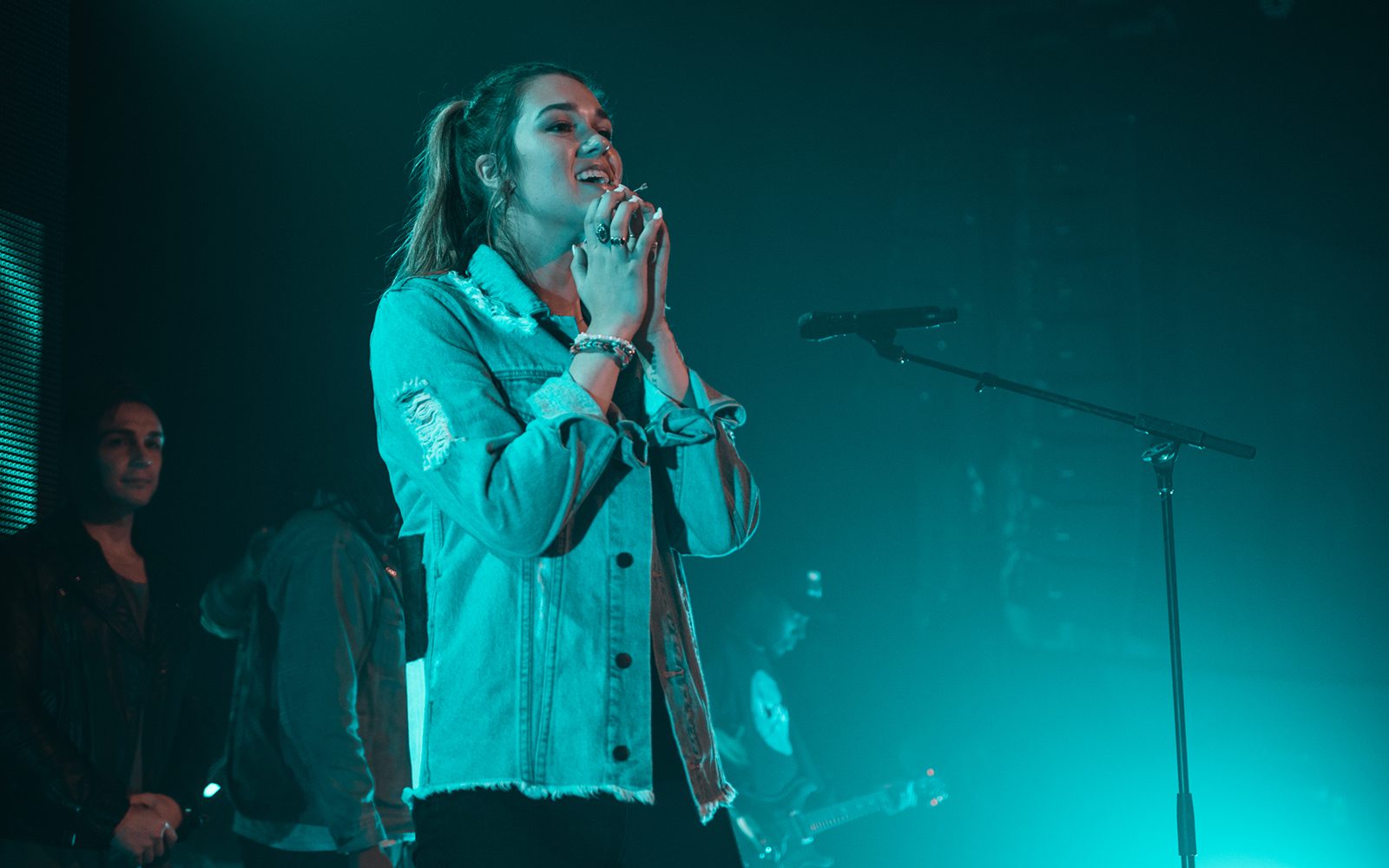 Shine.FM_Olivet_Sadie Robertson and Friends_Live Original Tour_2018_Sadie sings_Web.jpg