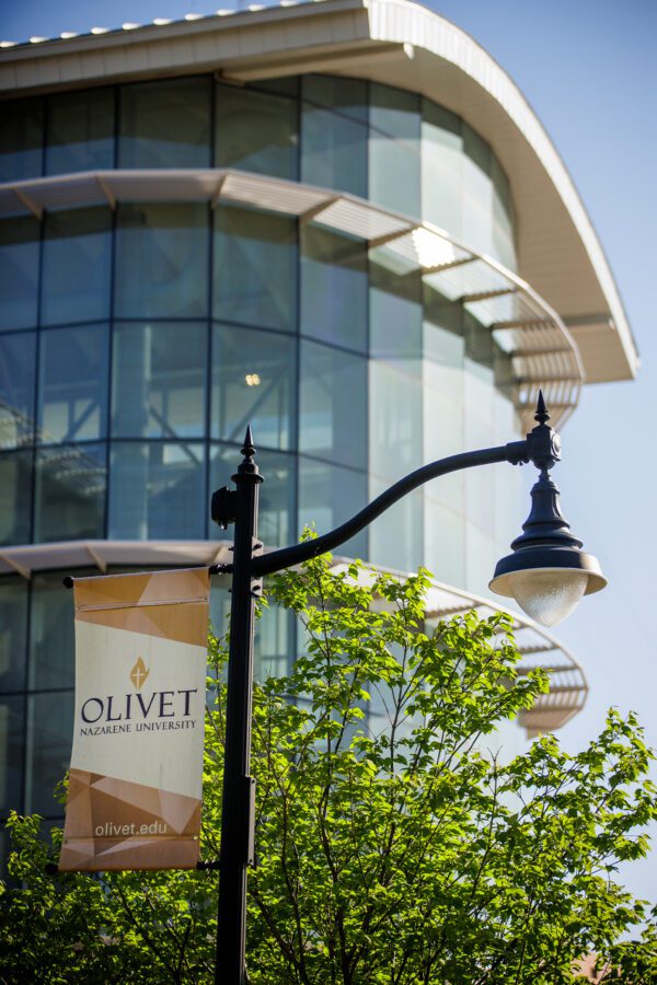 Image of lamp post in front of Perry Center