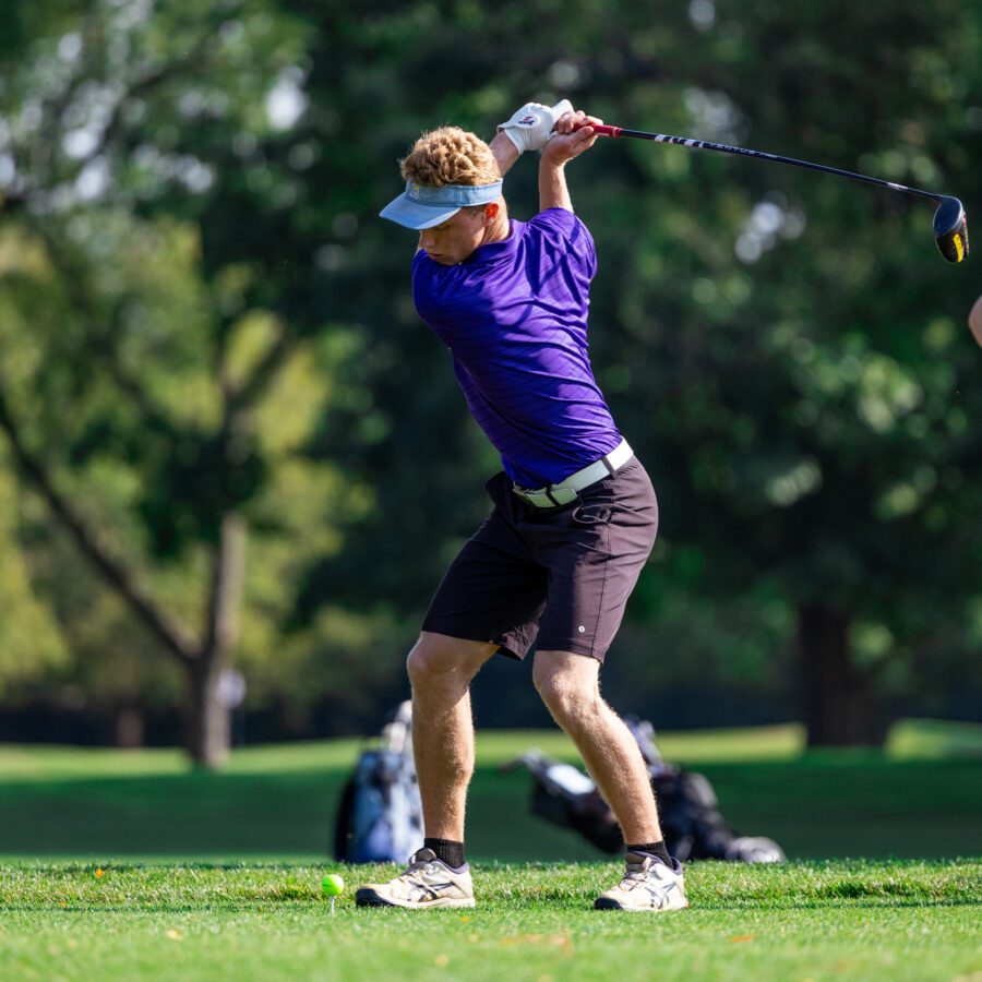 Men's golf player in action