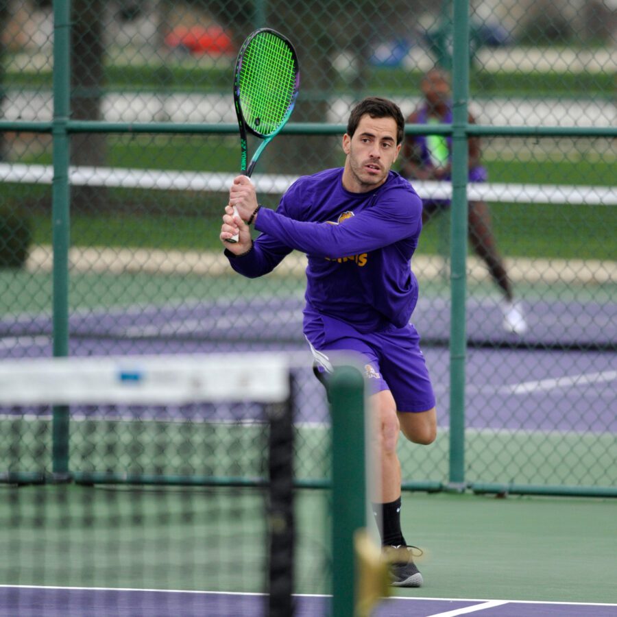 Men's tennis player in action