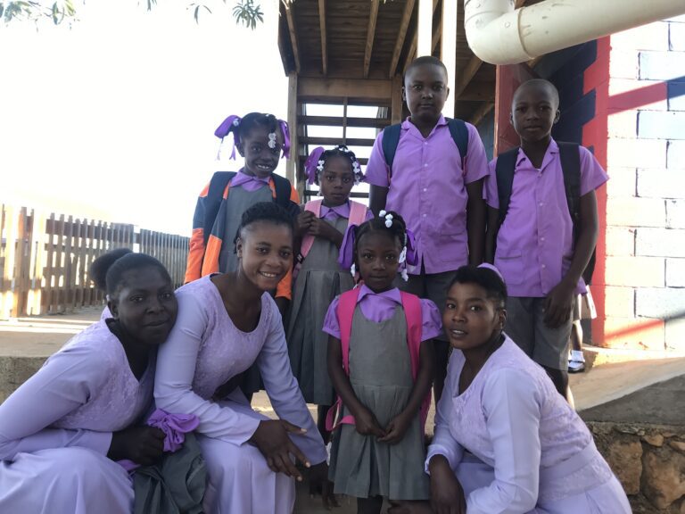 children from Haiti before school 