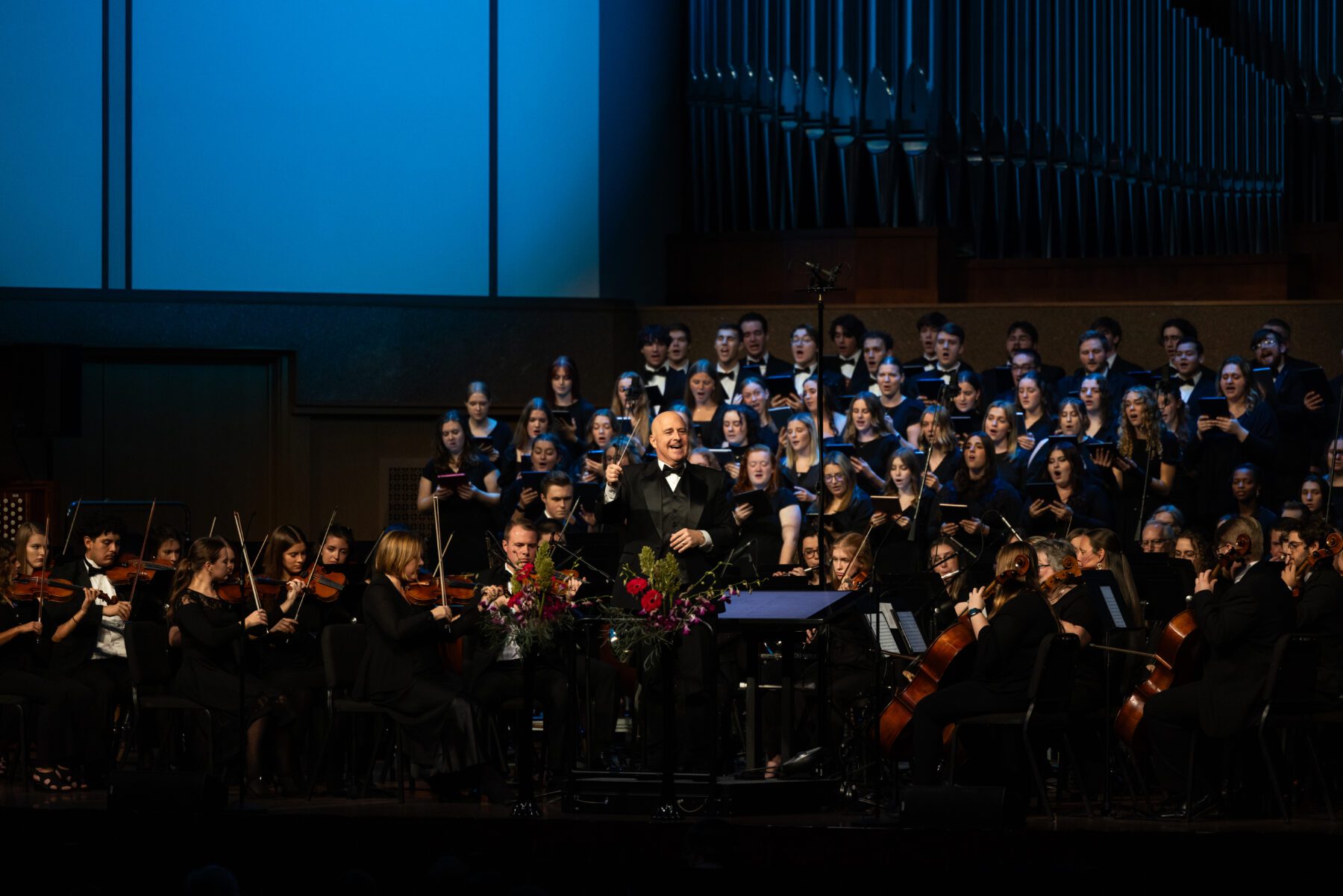 Dr. Jeff Bell sings during the Homecoming concert.