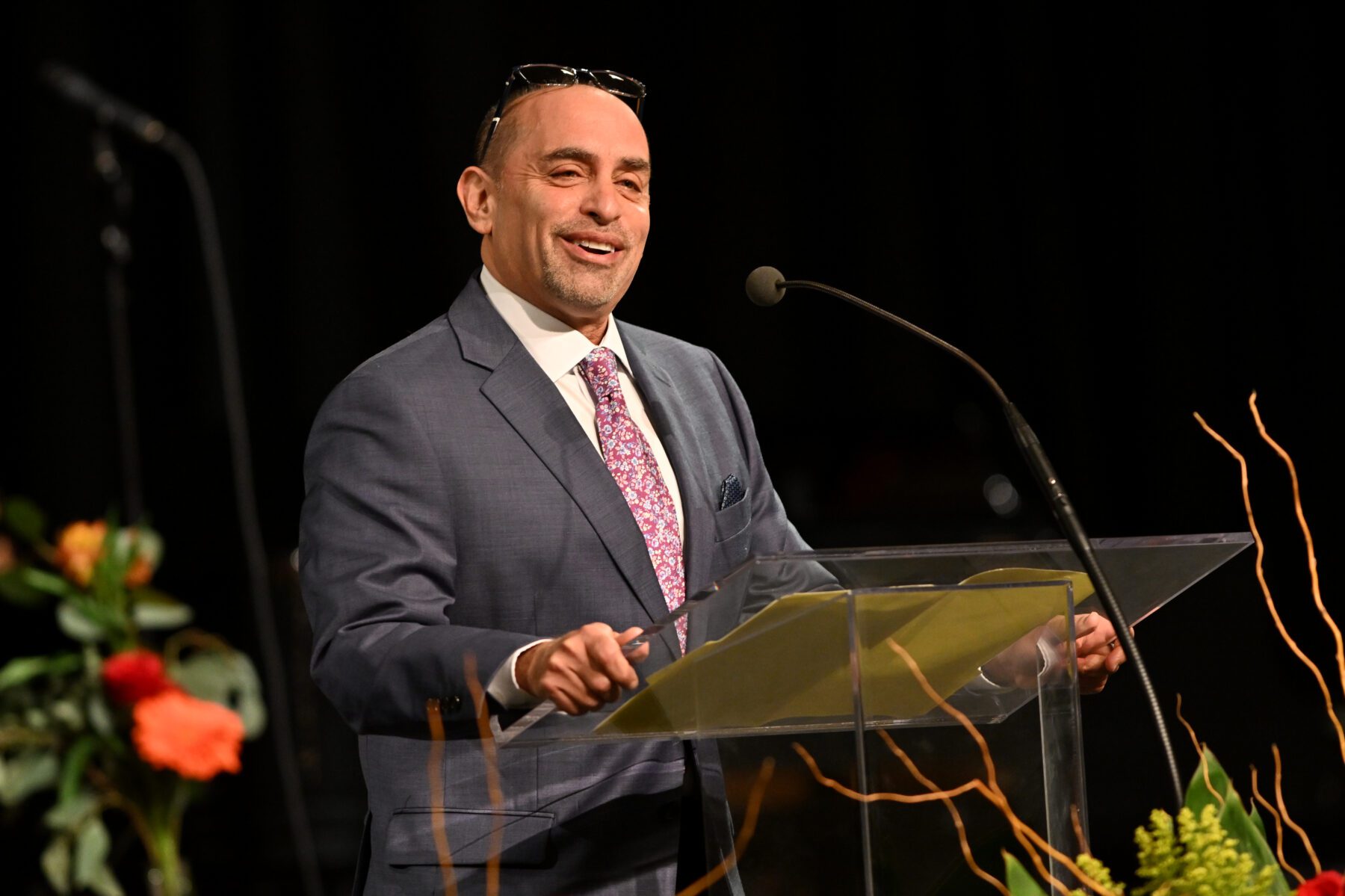 Angel Colón speaks during the President's Dinner.