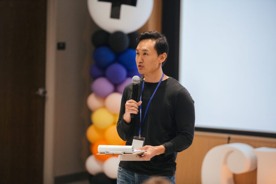 Kwok speaking at Createur Conference 2023