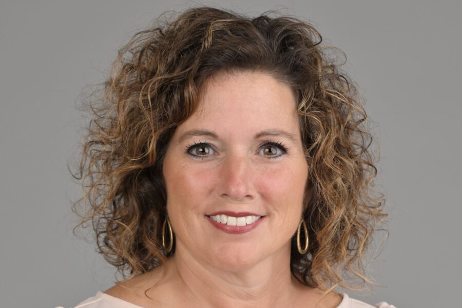 Carla Schimmelpfennig headshot horizontal