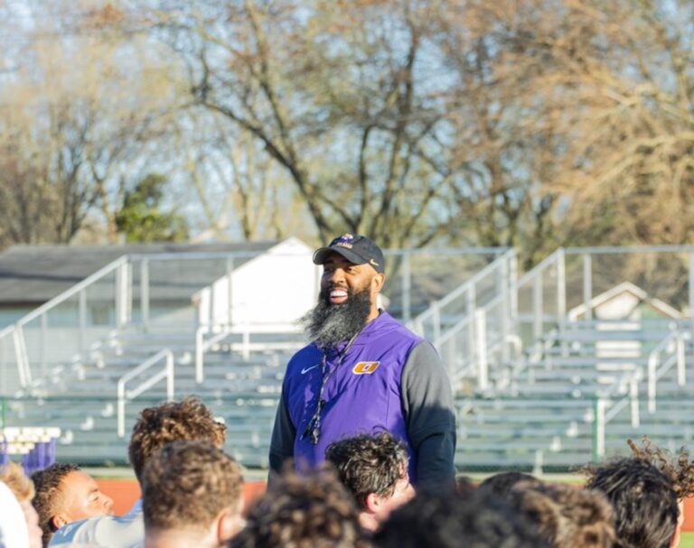 Avante Mitchell coaching