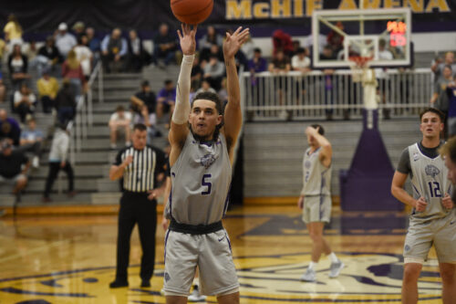Olivet men's basketball player shooting a free throw