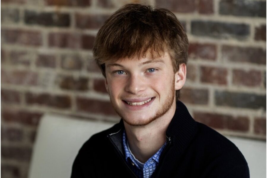 Isaac Carpenter headshot