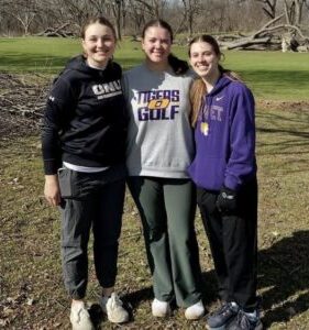 A picture of members of the women's golf team during the cleanup