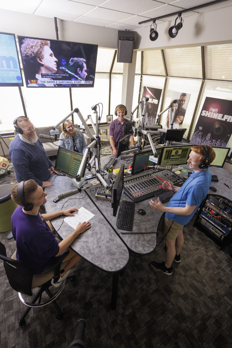 shine.fm studio