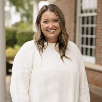 Kara Hewett headshot
