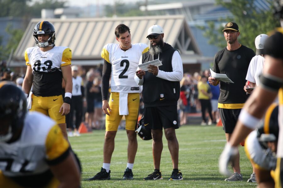 Avante Mitchell Coaching Steelers QBs